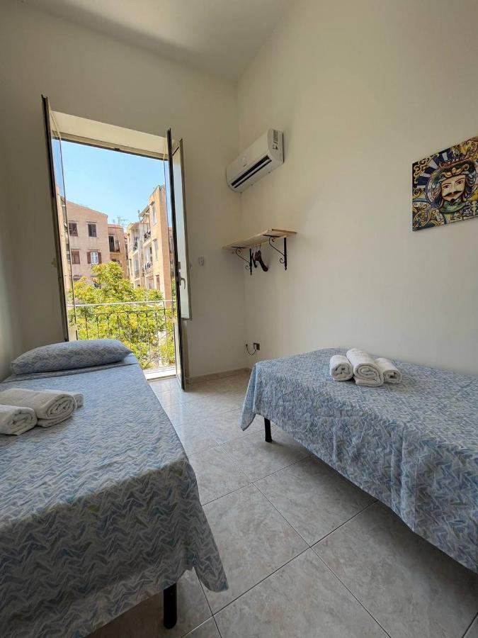 Al Cortile Di Maqueda Apartment Palermo Exterior photo