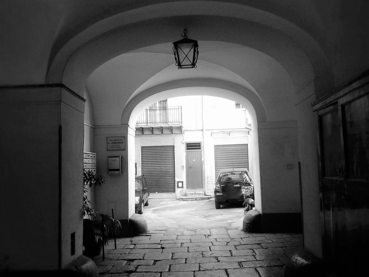 Al Cortile Di Maqueda Apartment Palermo Exterior photo